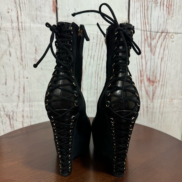 YSL YVES SAINT LAURENT MADGE ANKLE BOOTIE. Side Zip with corset detail 37.5 EUC - Picture 1 of 14